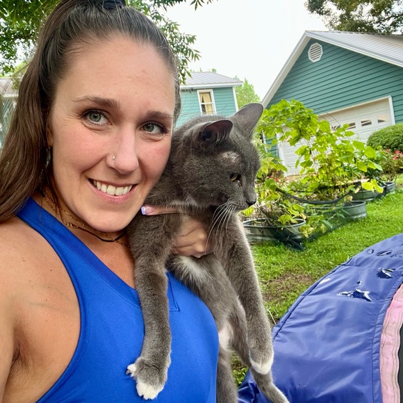 Meet your Posher, Courtney - Picture 4 of 6